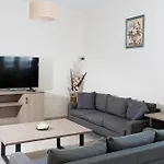 Kostas 3 Apartment